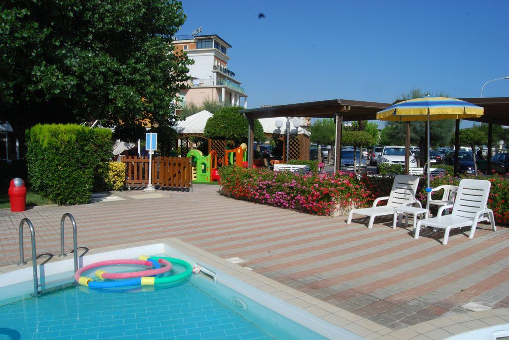 Hotel Perla 세니갈리아 외부 사진