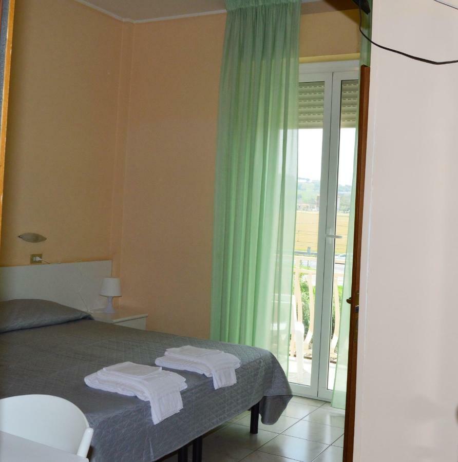 Hotel Perla 세니갈리아 외부 사진