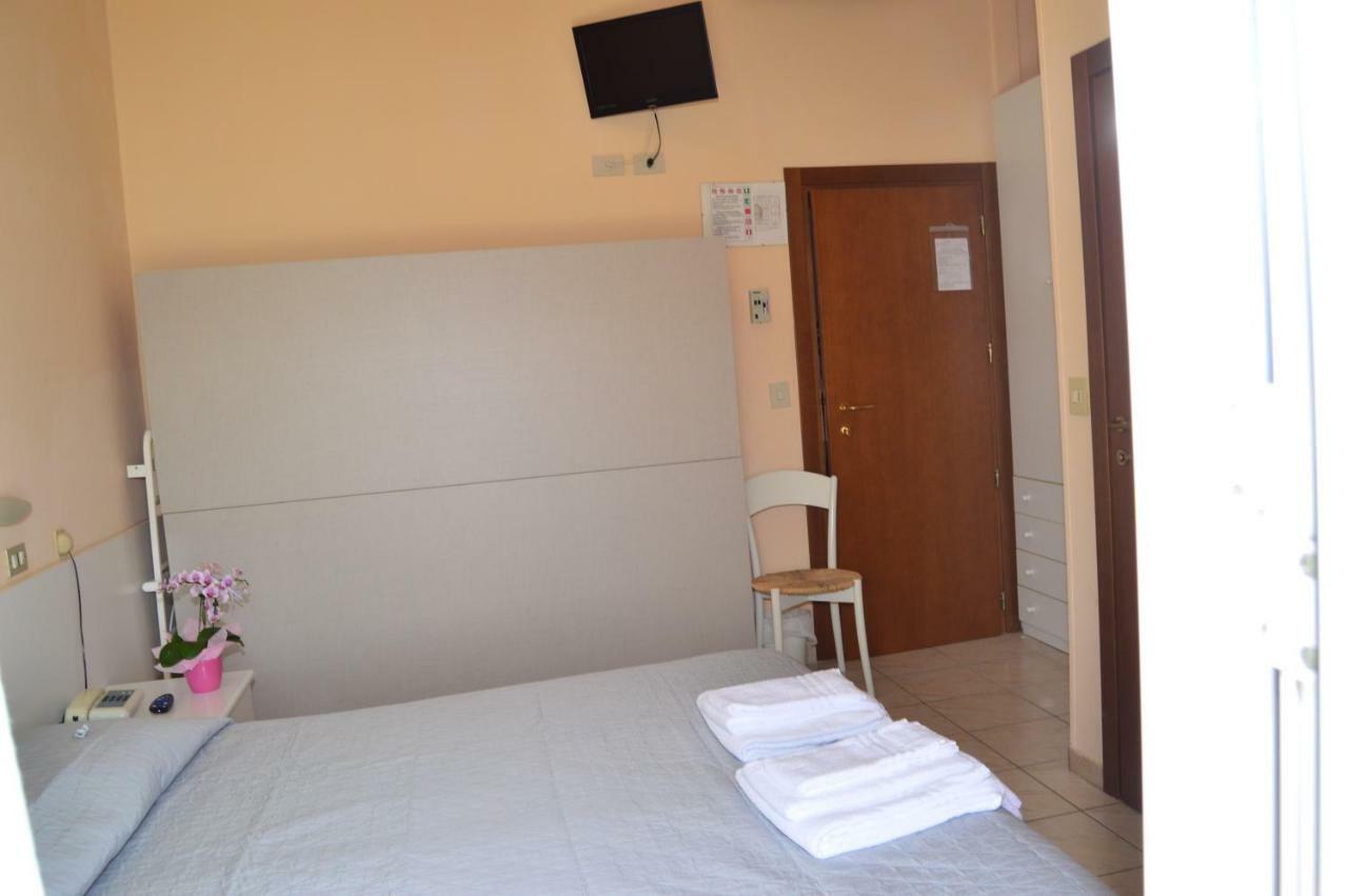 Hotel Perla 세니갈리아 외부 사진