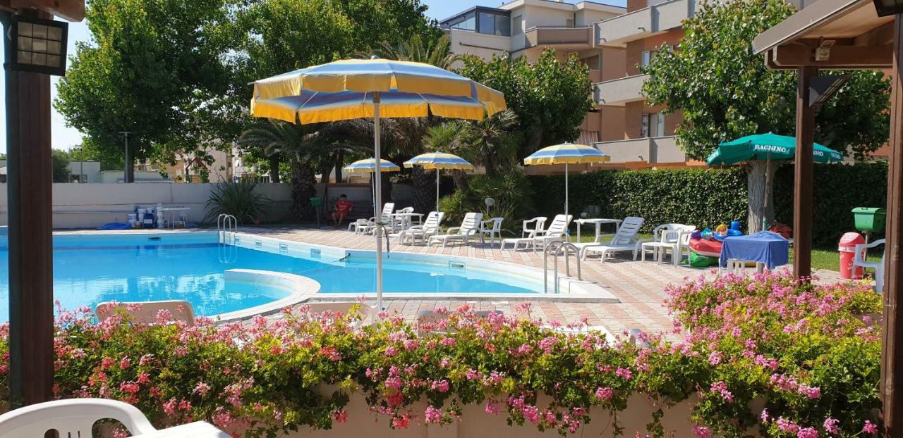 Hotel Perla 세니갈리아 외부 사진
